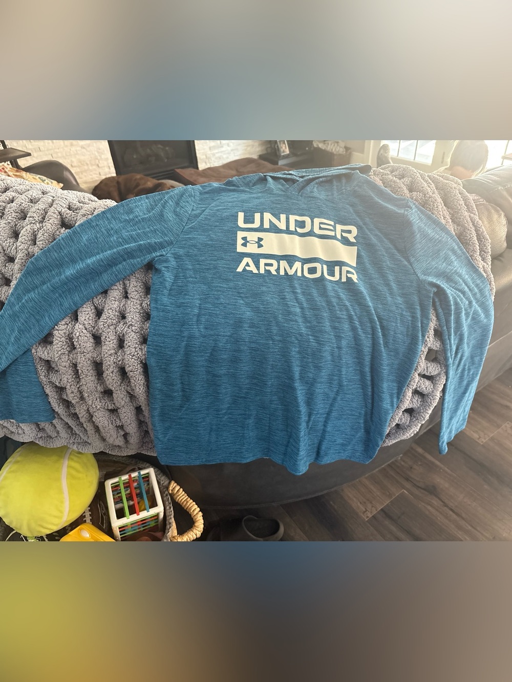 Under Armour Teal-Blue Long Sleeve Logo Performance Shirt Sz large hooded